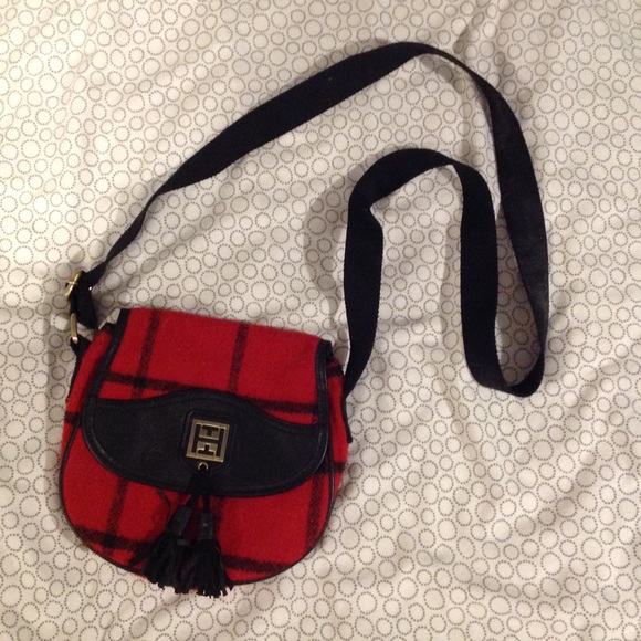 Tommy Hilfiger Handbags - Tommy Hilfiger cross body red/black purse Tommy Hilfiger Handbags - Tommy Hilfiger cross body red/black purse